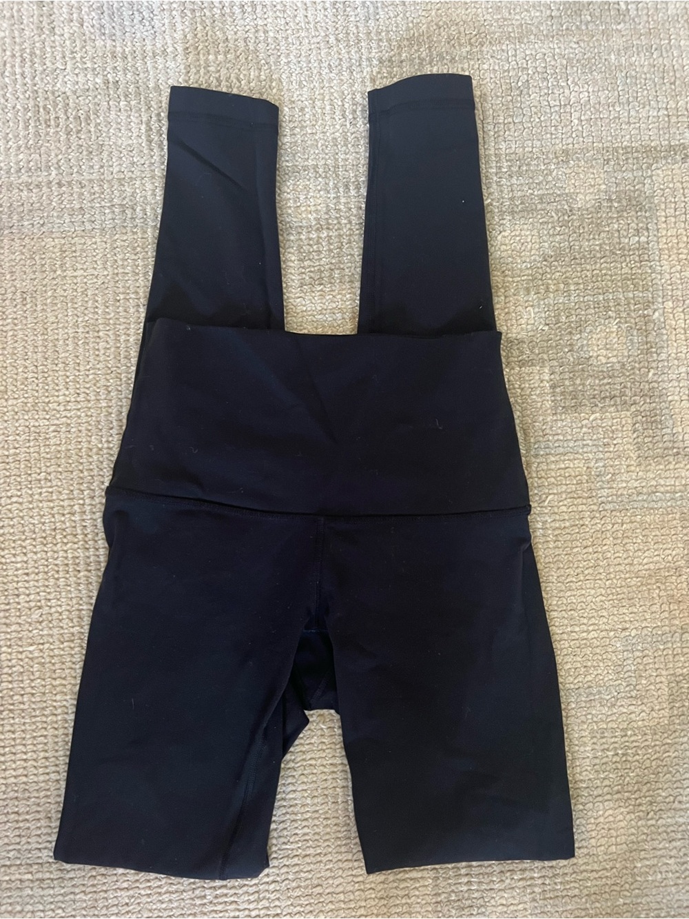 Lululemon Size 4 Thick Leggings High-Waist Sculpting Womens Shorts